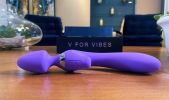 Vesta ‚Äì Dual-Head Magic Wand Vibrator, Dildo - Purple